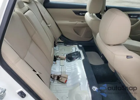 2015 Nissan Altima 2.5 из США, поврежденный, VIN 1N4AL3AP9FN906982